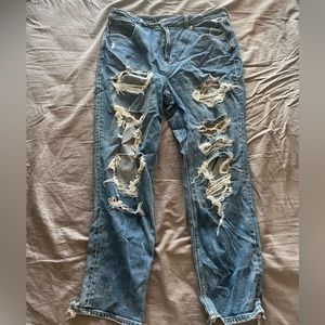 American Eagle Ripped Mom Jeans Size 14